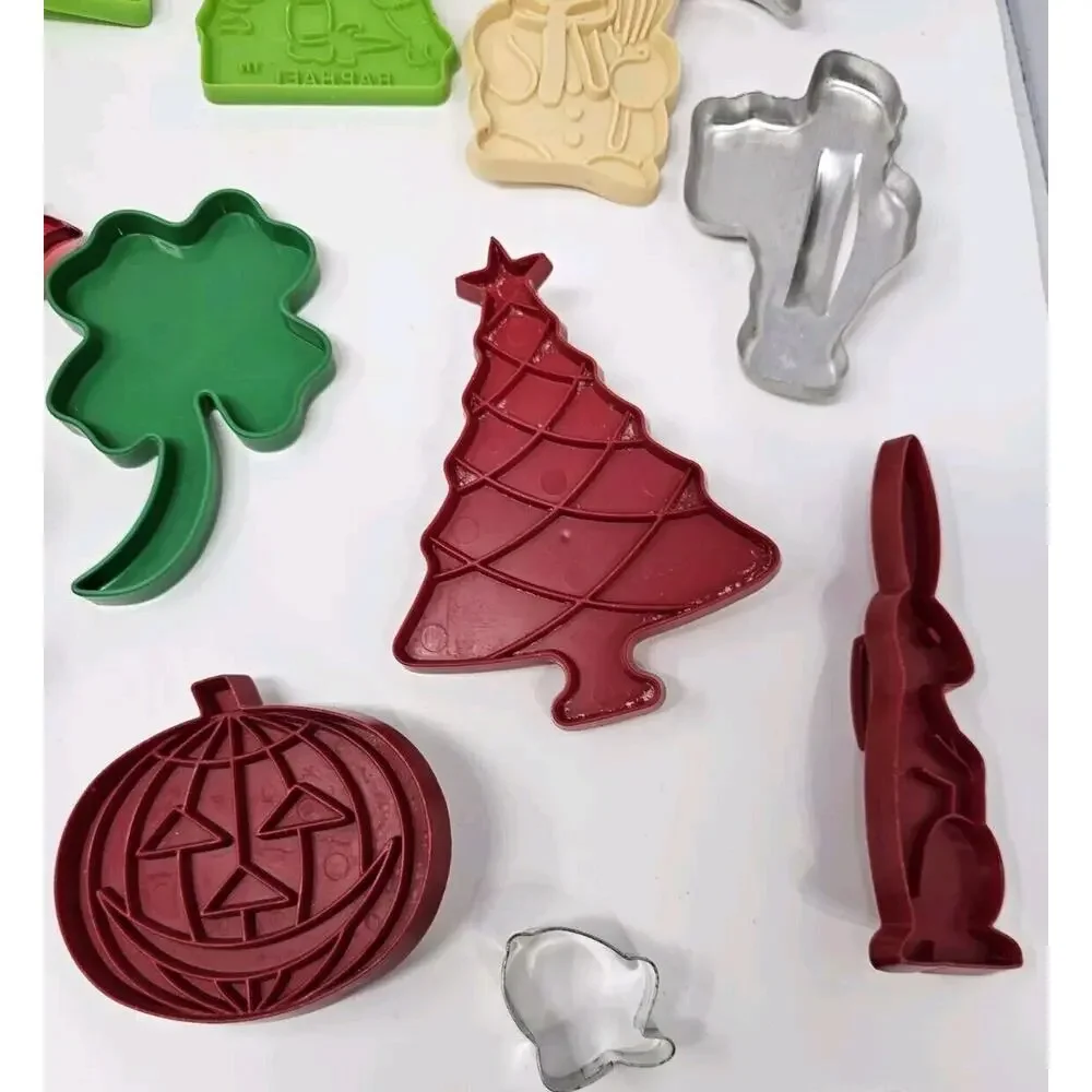 Lot of 30+ Vintage Cookie Cutters Hallmark Tupperware Hutzler Holiday 80s
